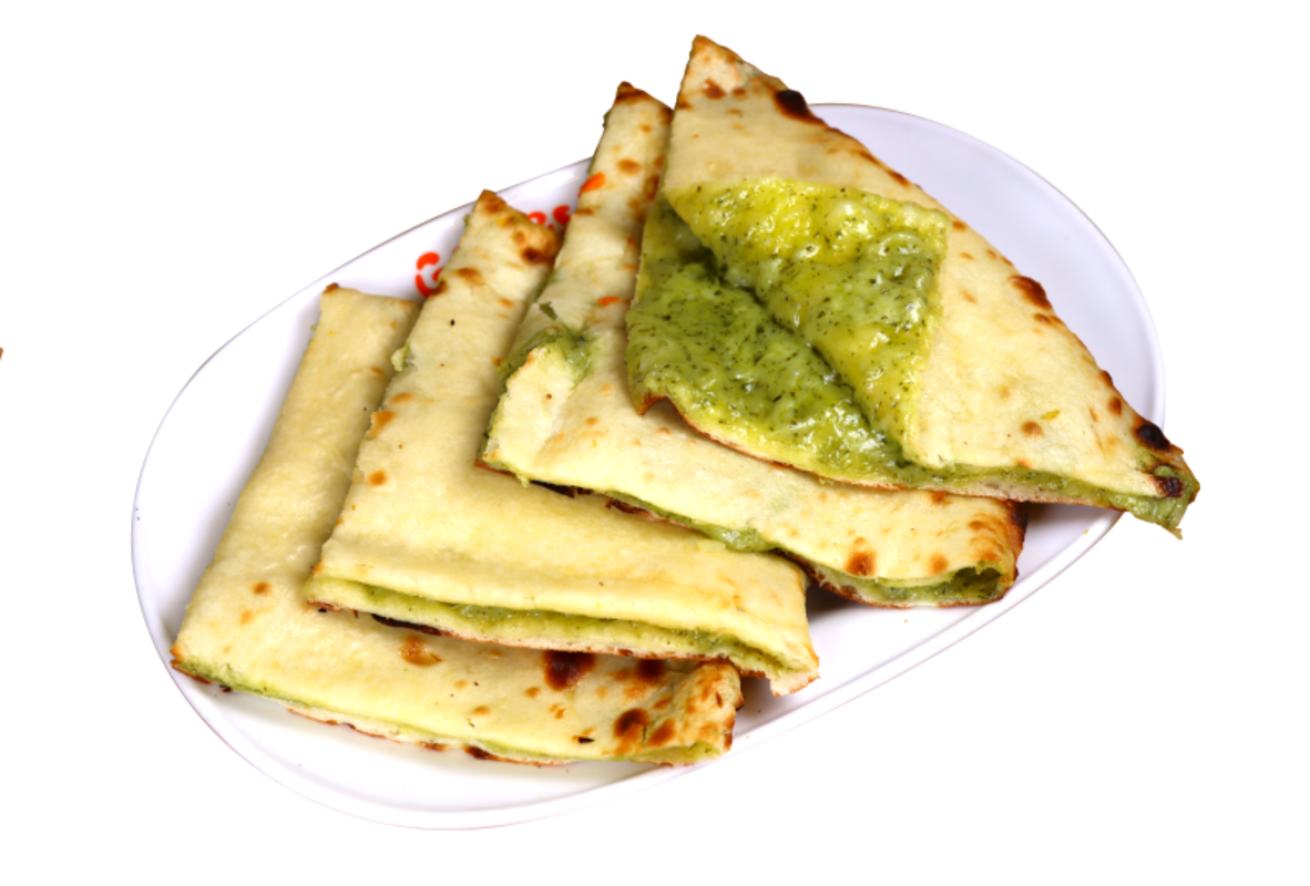 バジルチーズナン