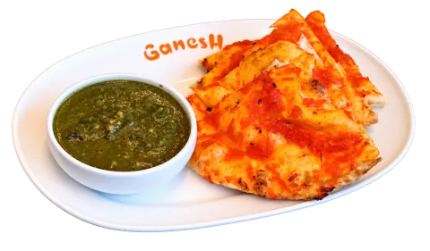 ほうれん草カレーとスウィートナンのセット（組み合わせ例）